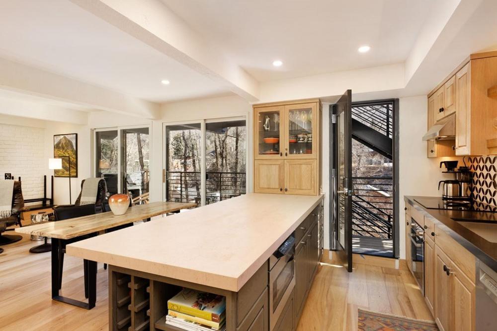 Chateau Roaring Fork Unit 25, Contemporary Condo With River Views, Close To Town Aspen Exterior photo